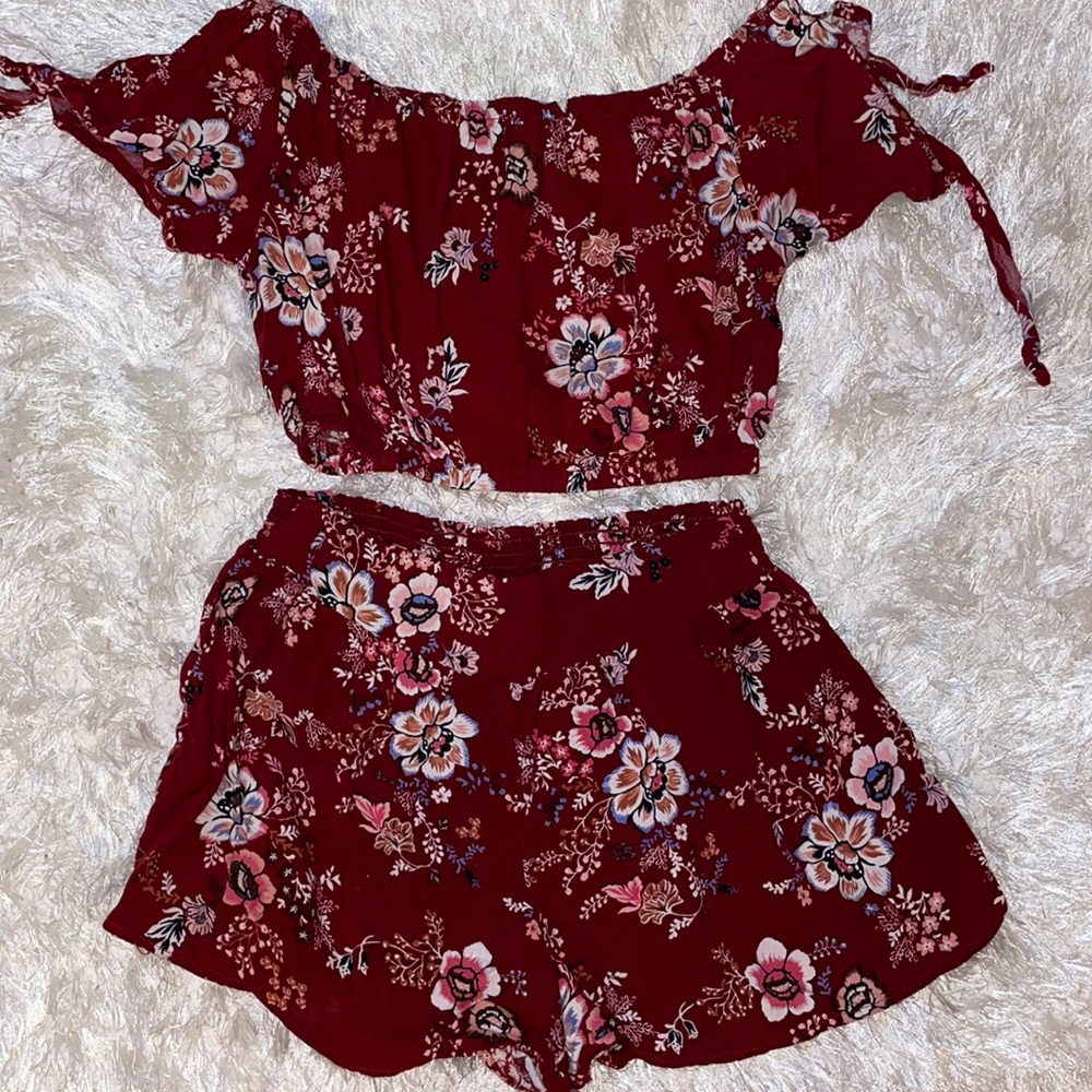 Adorable Burgundy floral set❤️✨